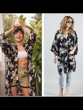 Spiritual Gangster Black and White Floral Print Tie Front Kimono Womens Size Sma